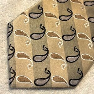 Brand New Stylish Tie By PAUL DIONE